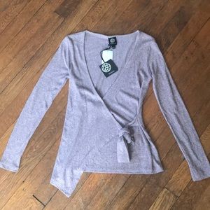 Women’s Wrap Top